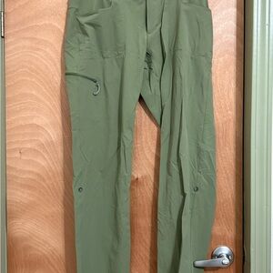 Women’s Green Adjustable Hiking/Outdoor Pants